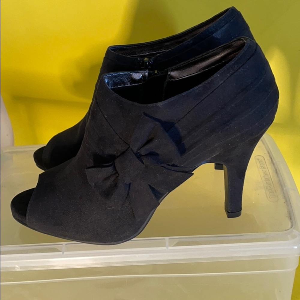New! 😃 Black Suede Bootie with Bow Accent